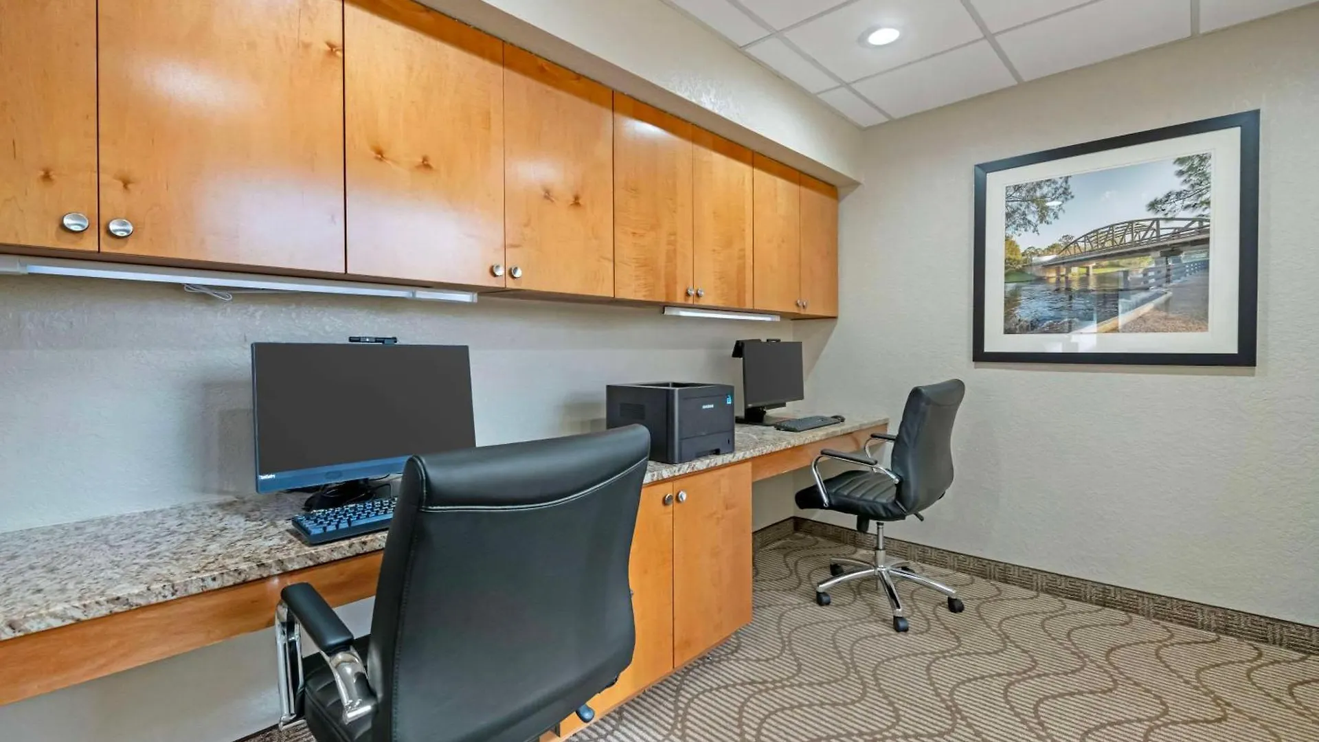 Comfort Suites Downtown Orlando 3*,