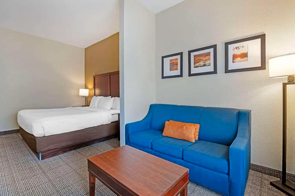 Comfort Suites Downtown Orlando 3*,