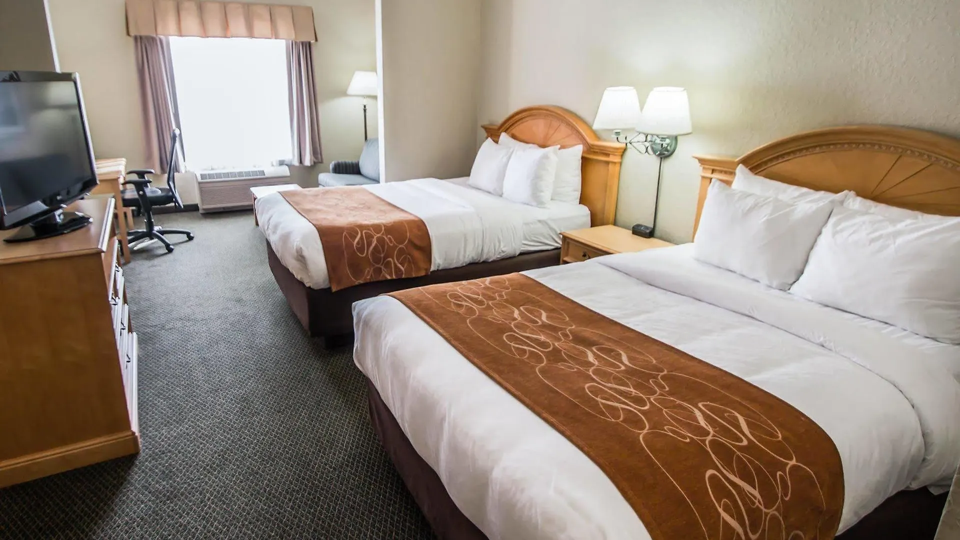 Comfort Suites Downtown Orlando 3*,